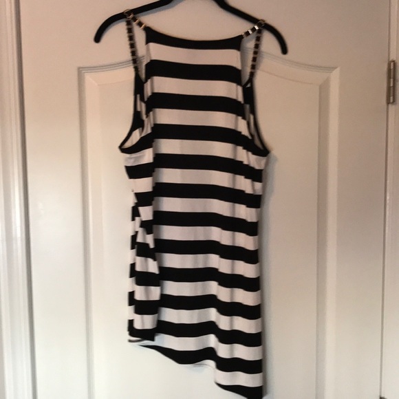 Top - Picture 2 of 3